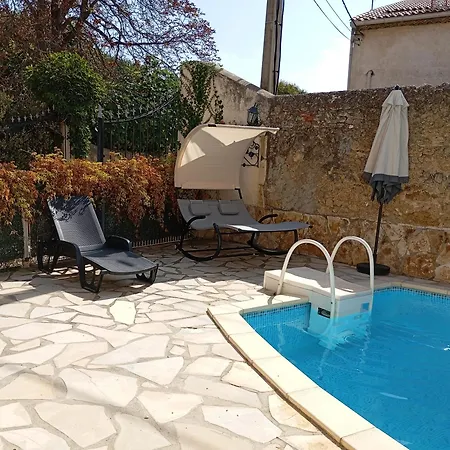 La Maison Des Vendangeurs à *
