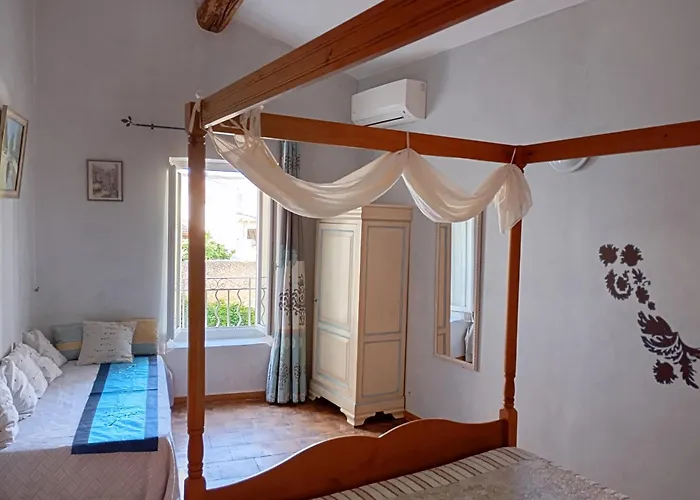 La Maison Des Vendangeurs A Puisserguier