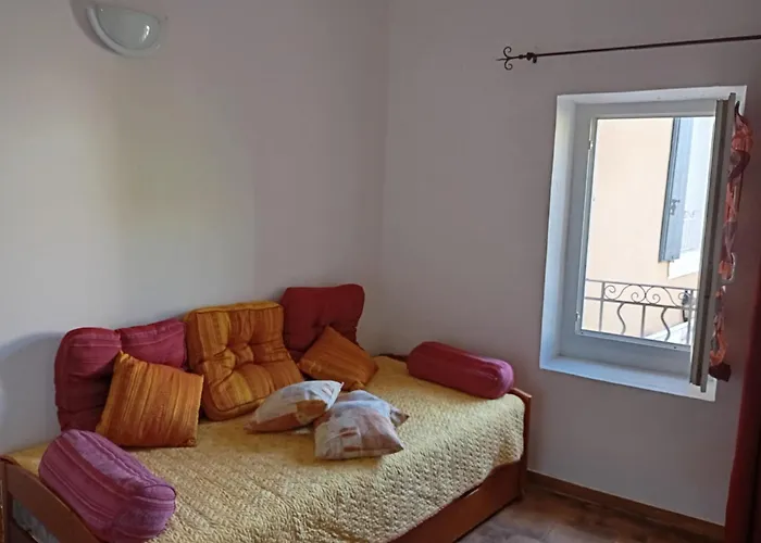La Maison Des Vendangeurs A * Puisserguier